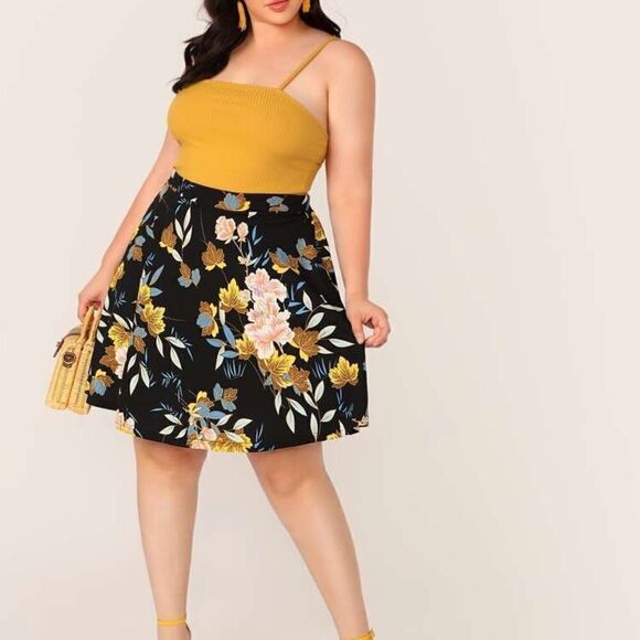 Plus size floral skater skirt - Picture 1 of 3